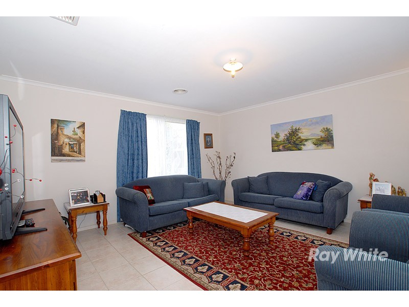 15 Marina Court, Berwick VIC 3806