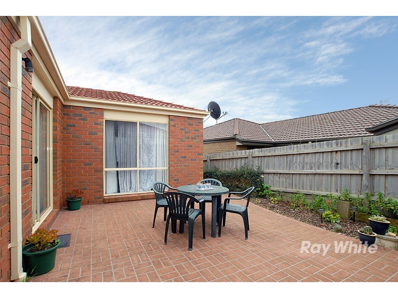 15 Marina Court, Berwick VIC 3806