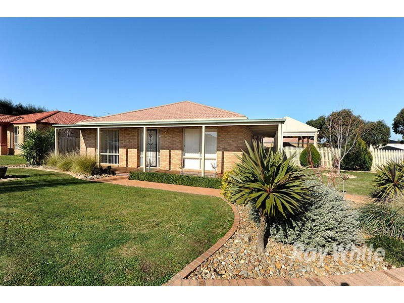 53 Streeton Way, Berwick VIC 3806