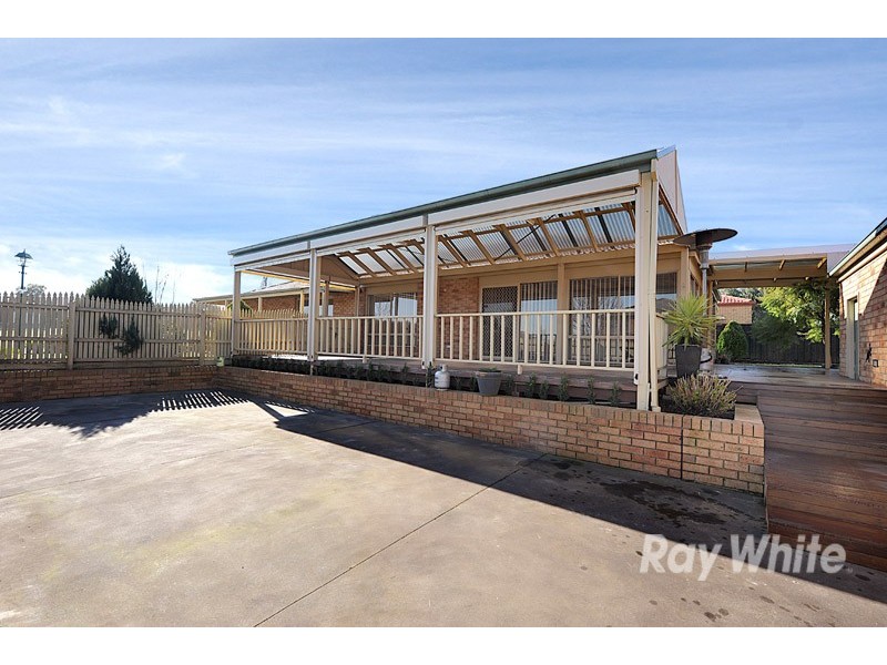 53 Streeton Way, Berwick VIC 3806