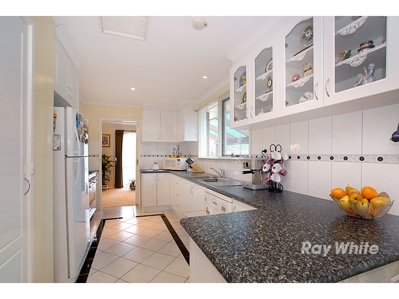 167 James Cook Drive, Endeavour Hills VIC 3802