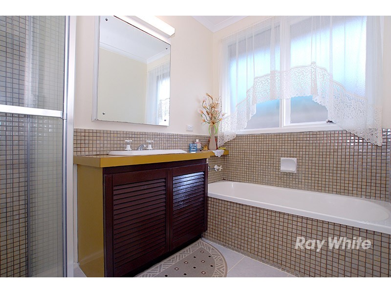 167 James Cook Drive, Endeavour Hills VIC 3802