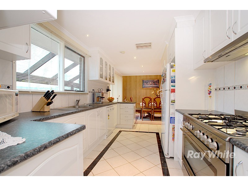 167 James Cook Drive, Endeavour Hills VIC 3802