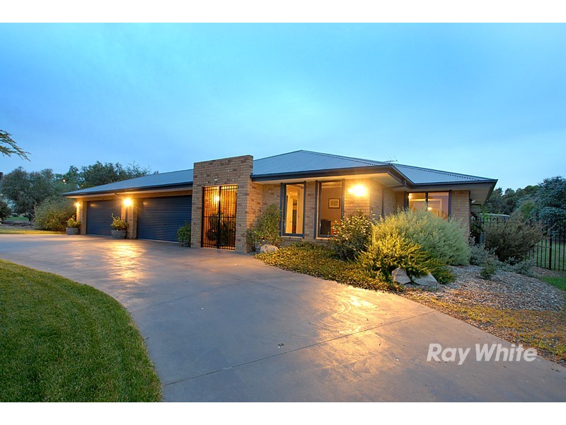 6 Radesin Rise, Narre Warren North VIC 3804