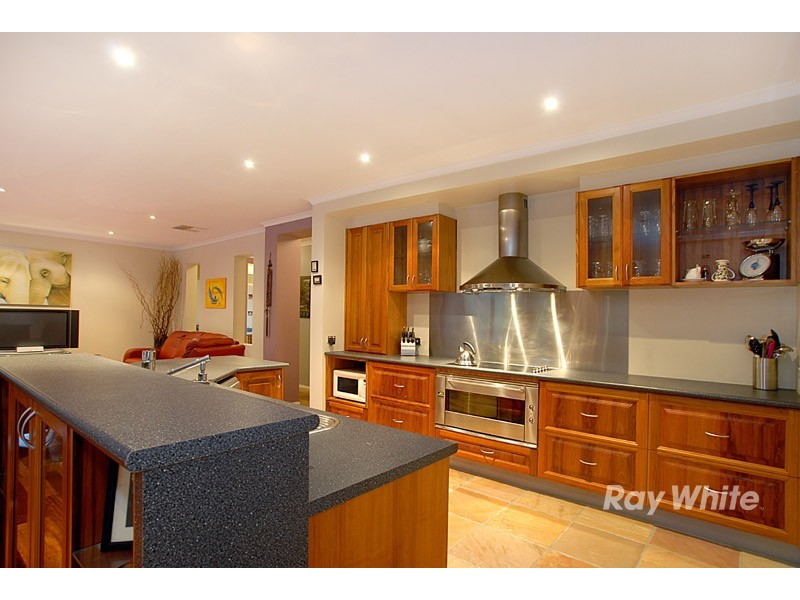 6 Radesin Rise, Narre Warren North VIC 3804