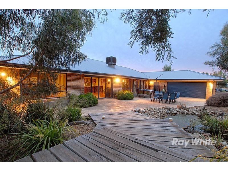 6 Radesin Rise, Narre Warren North VIC 3804