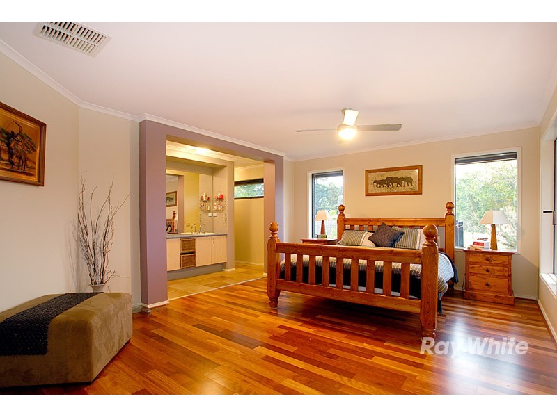 6 Radesin Rise, Narre Warren North VIC 3804