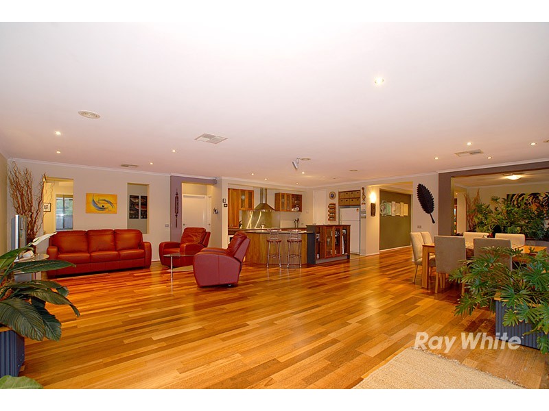 6 Radesin Rise, Narre Warren North VIC 3804