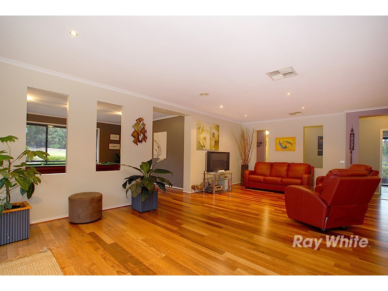 6 Radesin Rise, Narre Warren North VIC 3804