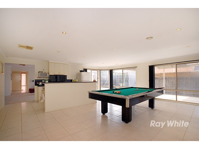 164 Sweeney Drive, Narre Warren VIC 3805