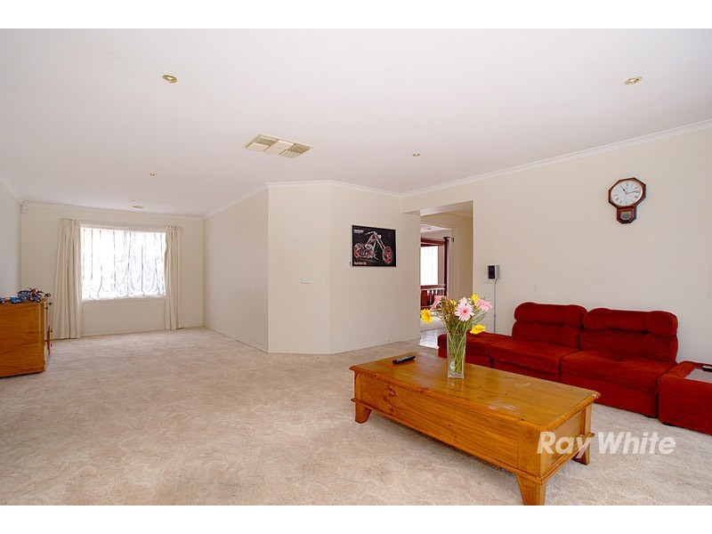 164 Sweeney Drive, Narre Warren VIC 3805