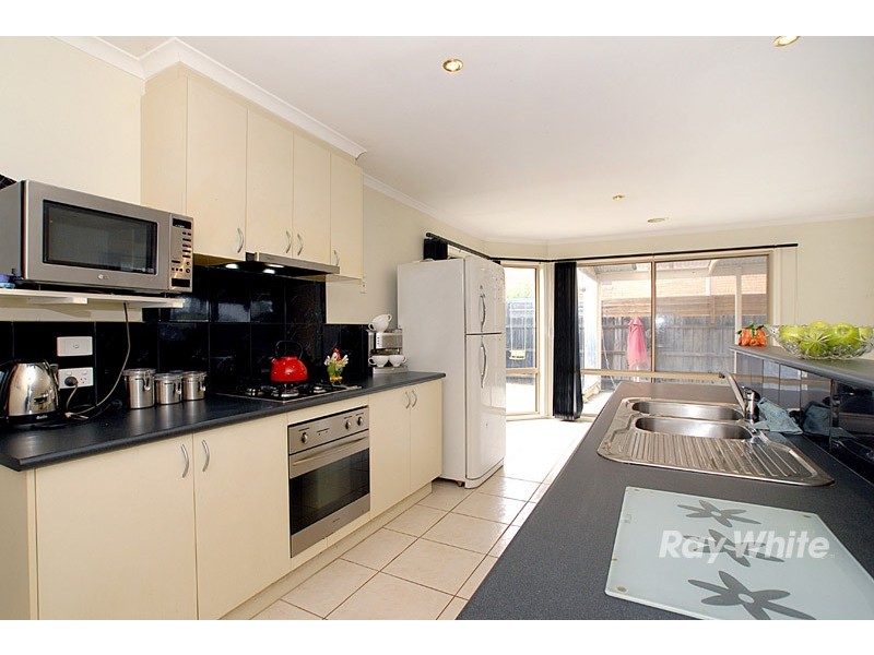 164 Sweeney Drive, Narre Warren VIC 3805