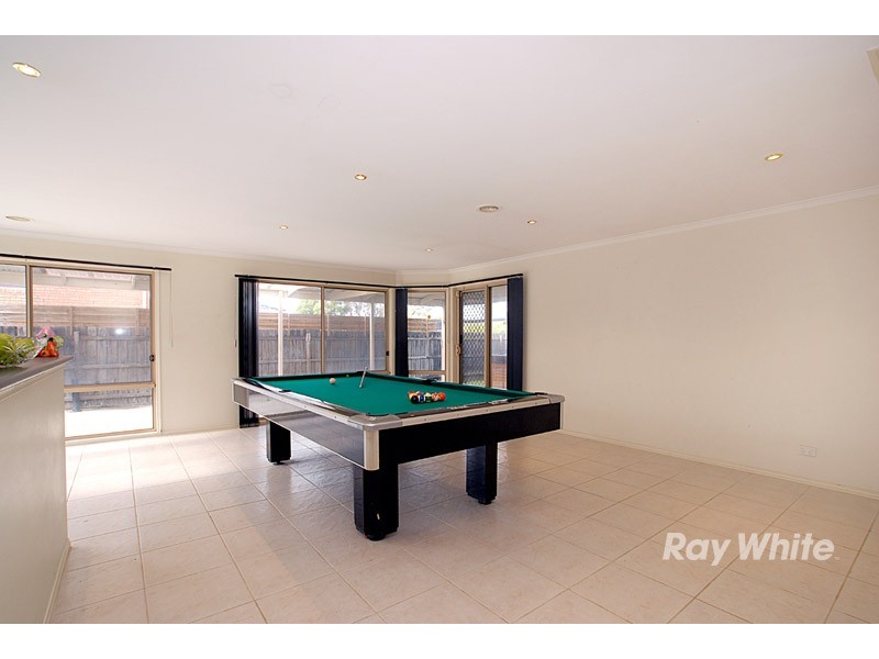 164 Sweeney Drive, Narre Warren VIC 3805