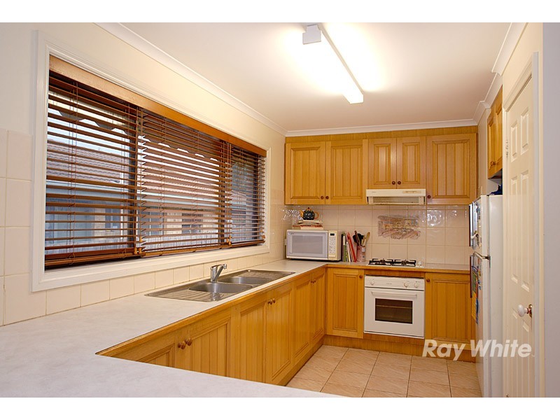 16 Kevin  Close, Beaconsfield VIC 3807
