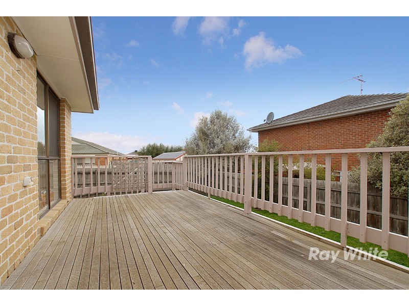 16 Kevin  Close, Beaconsfield VIC 3807