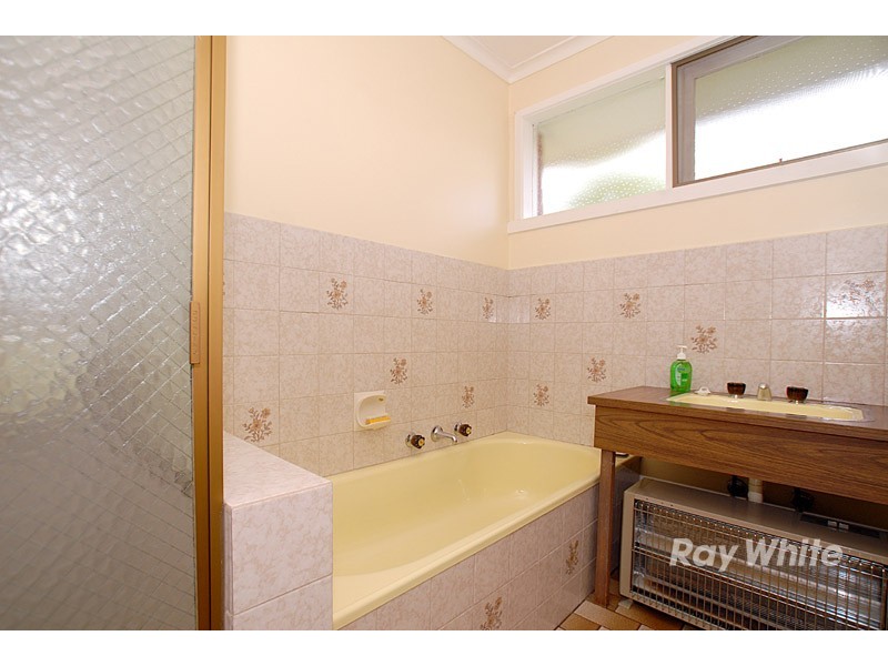 2 Efron Street, Dandenong North VIC 3175