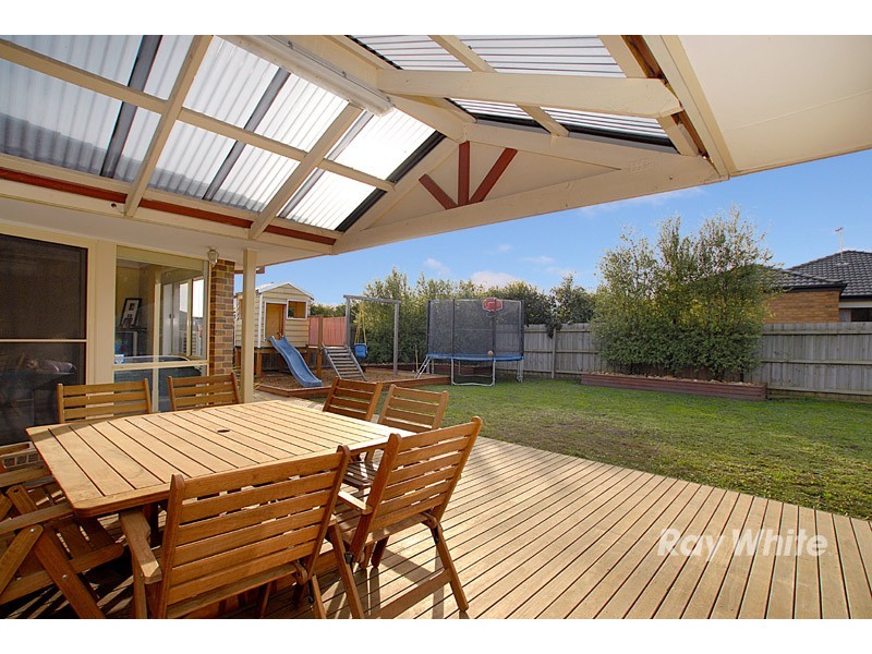 19 Charles Conder Place, Berwick VIC 3806