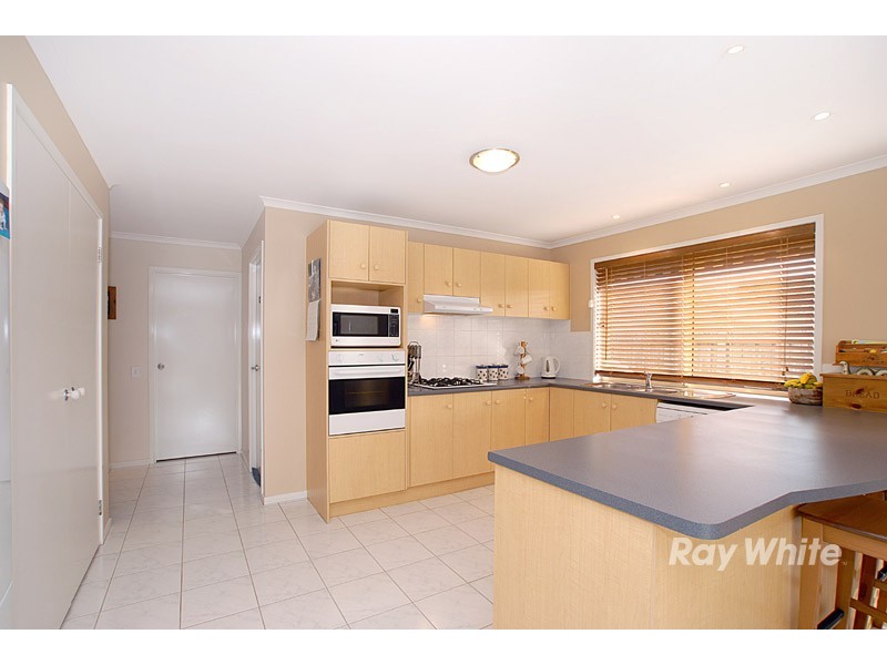 19 Charles Conder Place, Berwick VIC 3806