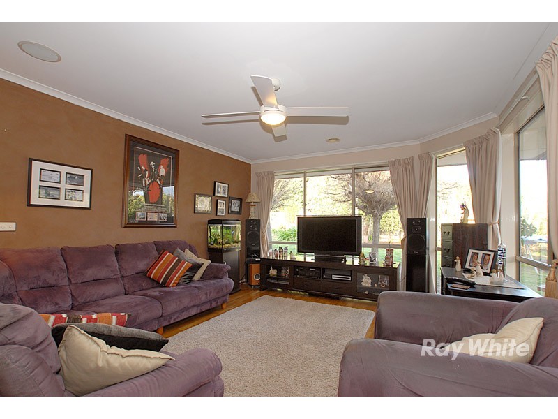 104 Amber Crescent, Narre Warren North VIC 3804