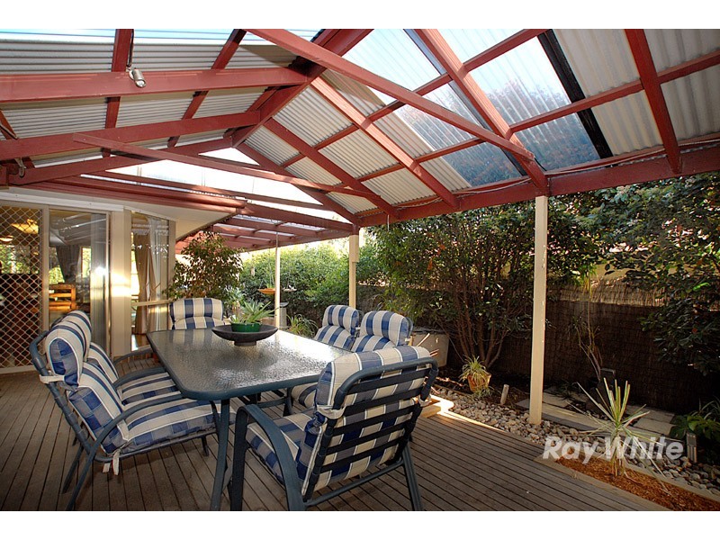 104 Amber Crescent, Narre Warren North VIC 3804