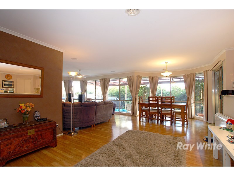 104 Amber Crescent, Narre Warren North VIC 3804