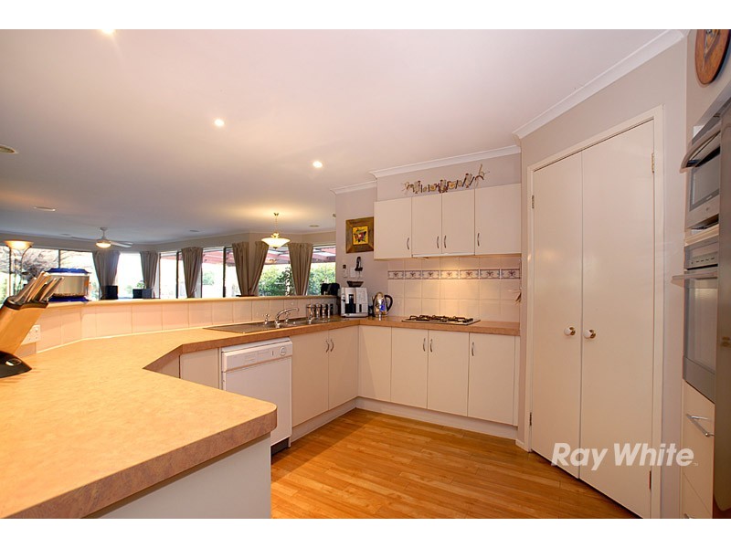 104 Amber Crescent, Narre Warren North VIC 3804