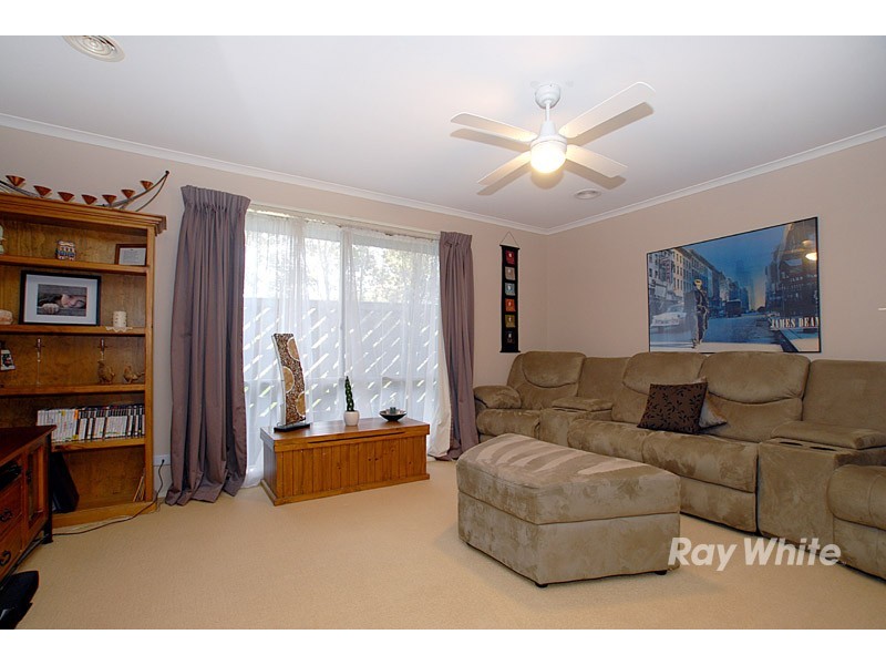 104 Amber Crescent, Narre Warren North VIC 3804