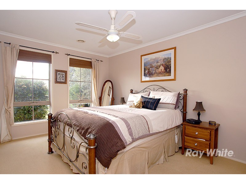 104 Amber Crescent, Narre Warren North VIC 3804