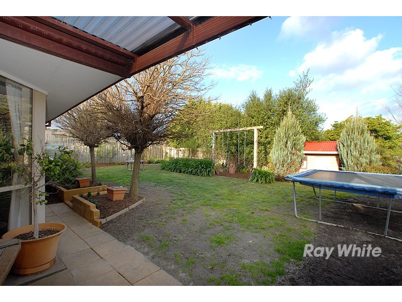 104 Amber Crescent, Narre Warren North VIC 3804