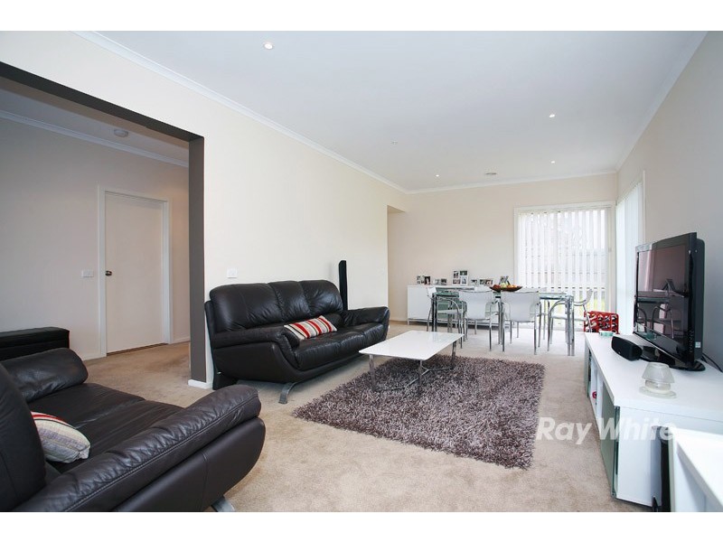 25 Boronia Avenue, Cranbourne VIC 3977