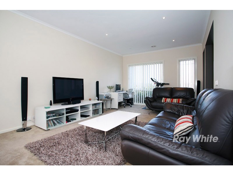 25 Boronia Avenue, Cranbourne VIC 3977