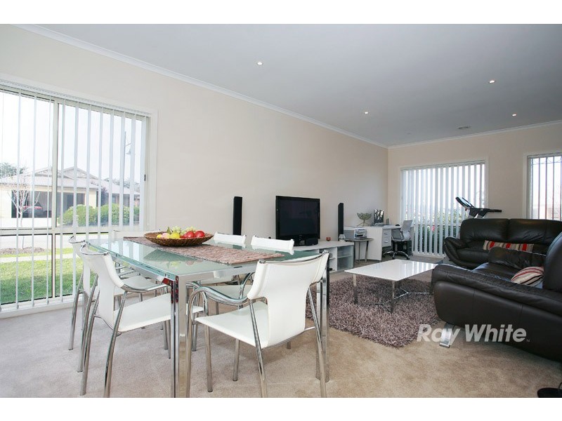 25 Boronia Avenue, Cranbourne VIC 3977