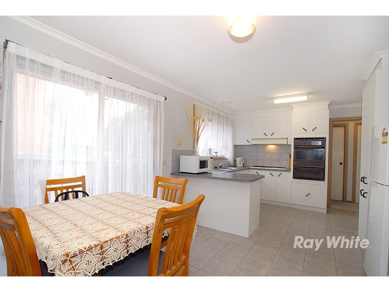 1/3 Maryn Close, Berwick VIC 3806