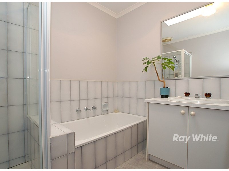 1/3 Maryn Close, Berwick VIC 3806