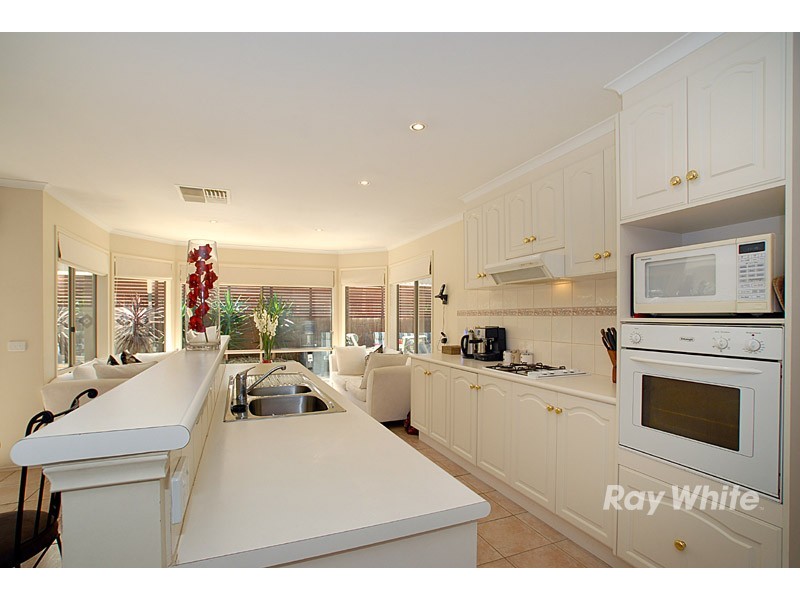 49 Berwick Springs Promenade, Narre Warren South VIC 3805