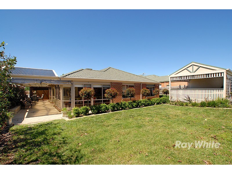 49 Berwick Springs Promenade, Narre Warren South VIC 3805