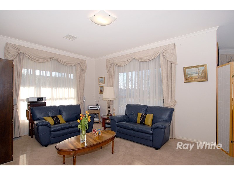 7 Avon Court, Berwick VIC 3806