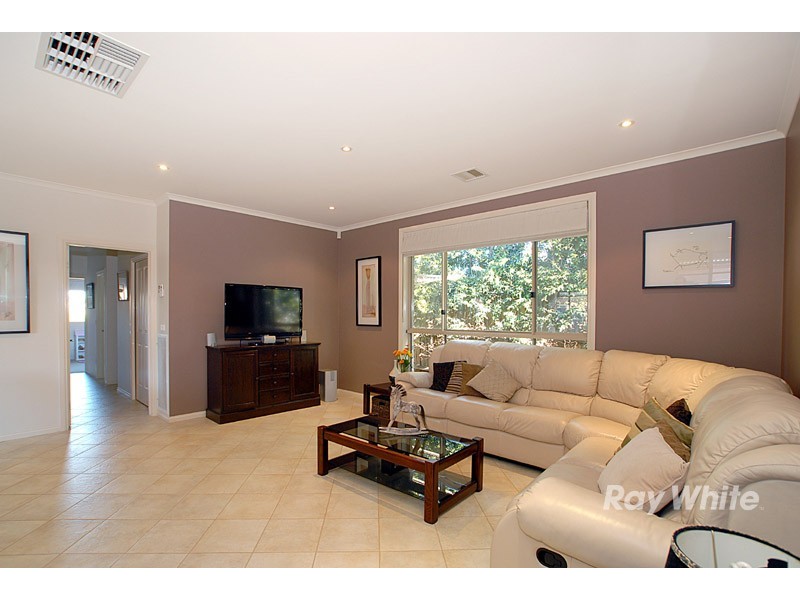 7 Avon Court, Berwick VIC 3806