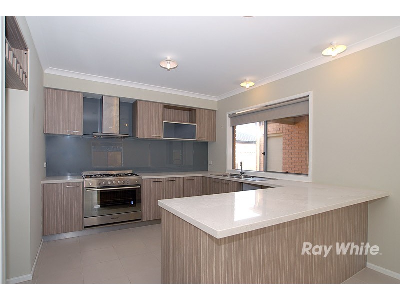 54 Tomasetti Crescent, Narre Warren VIC 3805