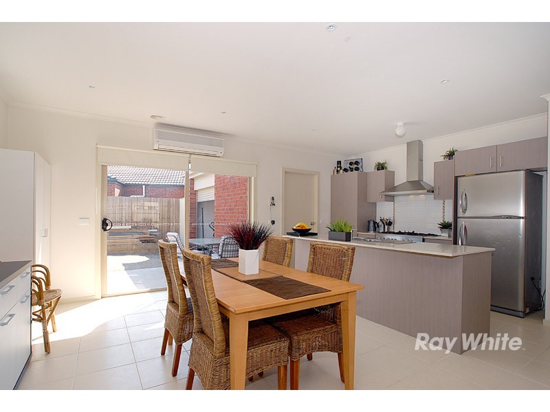 2 Red Gum Circuit, Pakenham VIC 3810