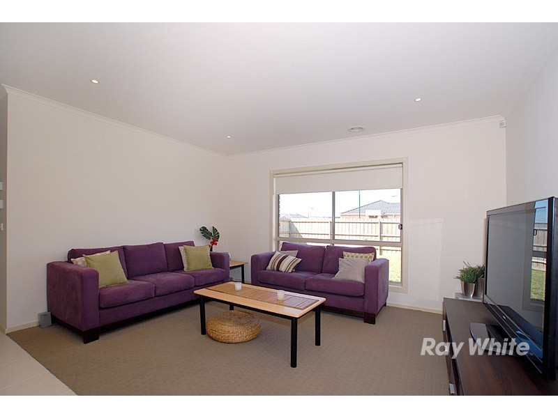 2 Red Gum Circuit, Pakenham VIC 3810