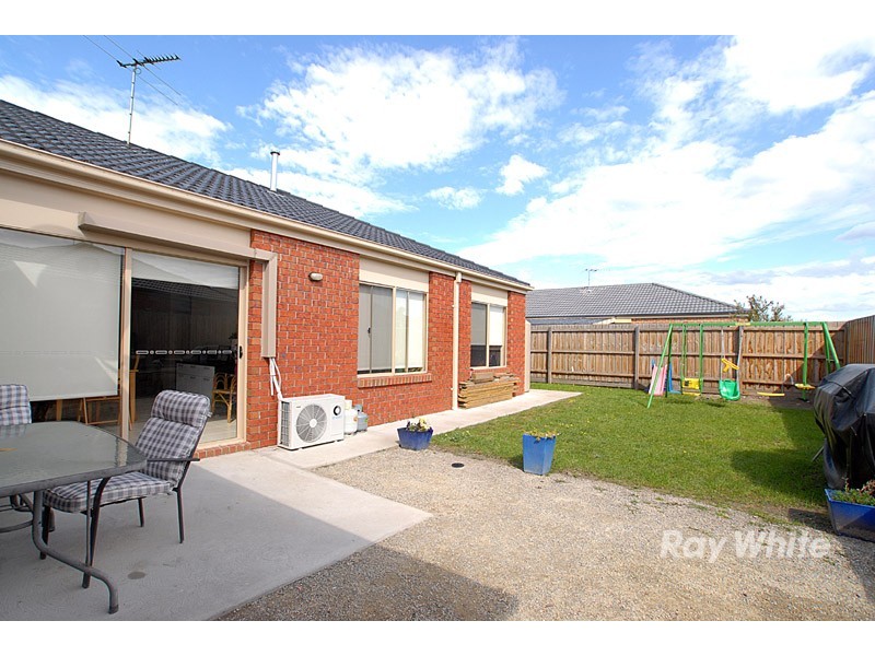 2 Red Gum Circuit, Pakenham VIC 3810