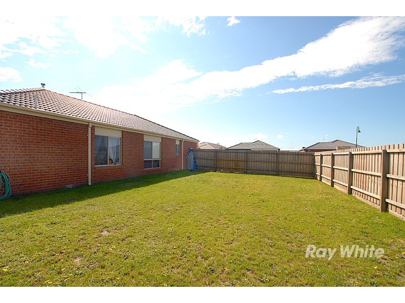 2 Red Gum Circuit, Pakenham VIC 3810