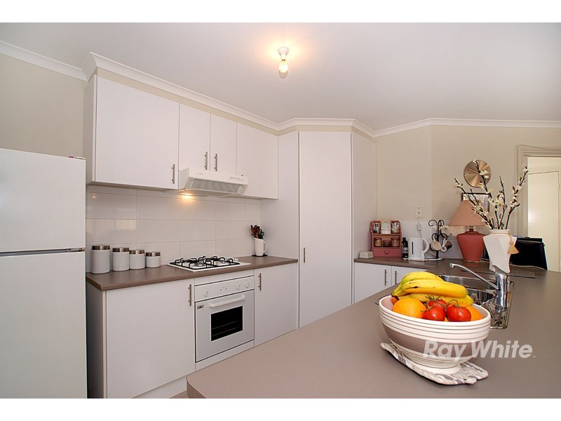 4/2 Snodgrass Street, Pakenham VIC 3810