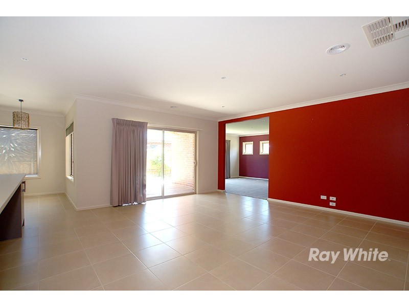 6 Angelique Street, Berwick VIC 3806