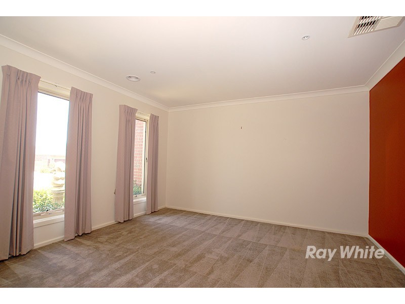 6 Angelique Street, Berwick VIC 3806