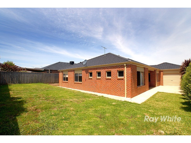 6 Angelique Street, Berwick VIC 3806