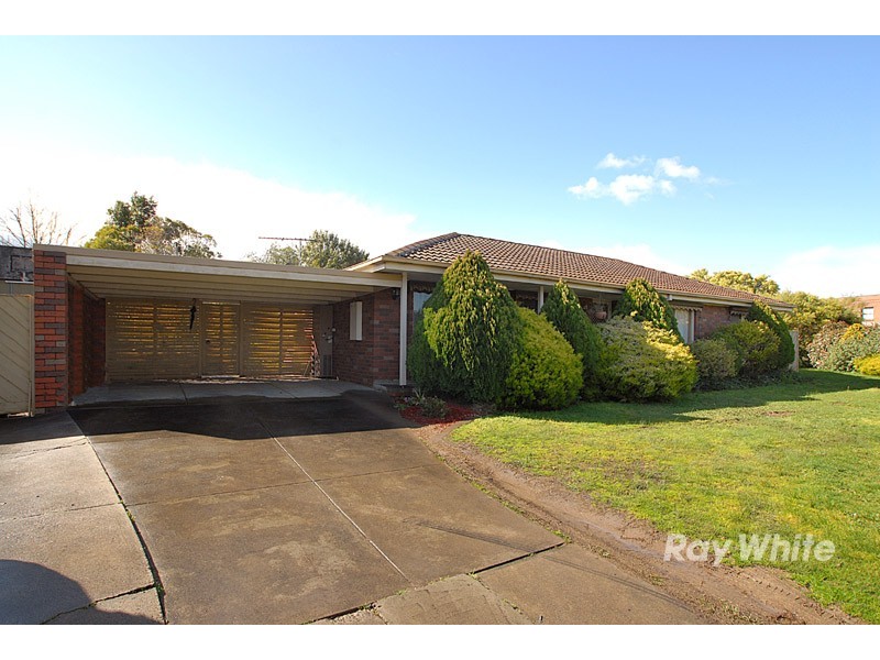 35 Bemersyde Drive, Berwick VIC 3806