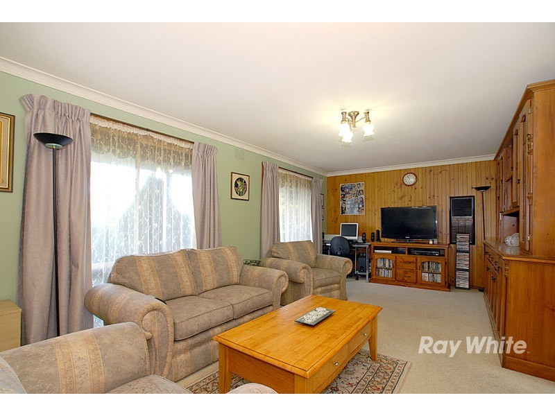 35 Bemersyde Drive, Berwick VIC 3806