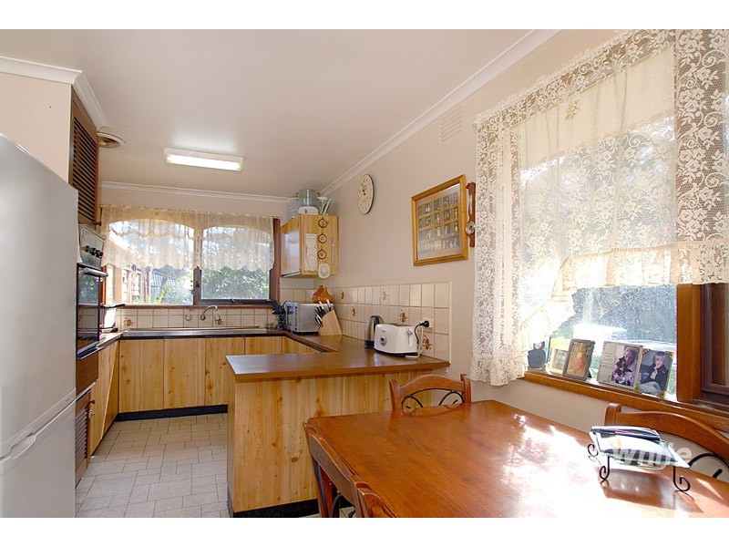 35 Bemersyde Drive, Berwick VIC 3806